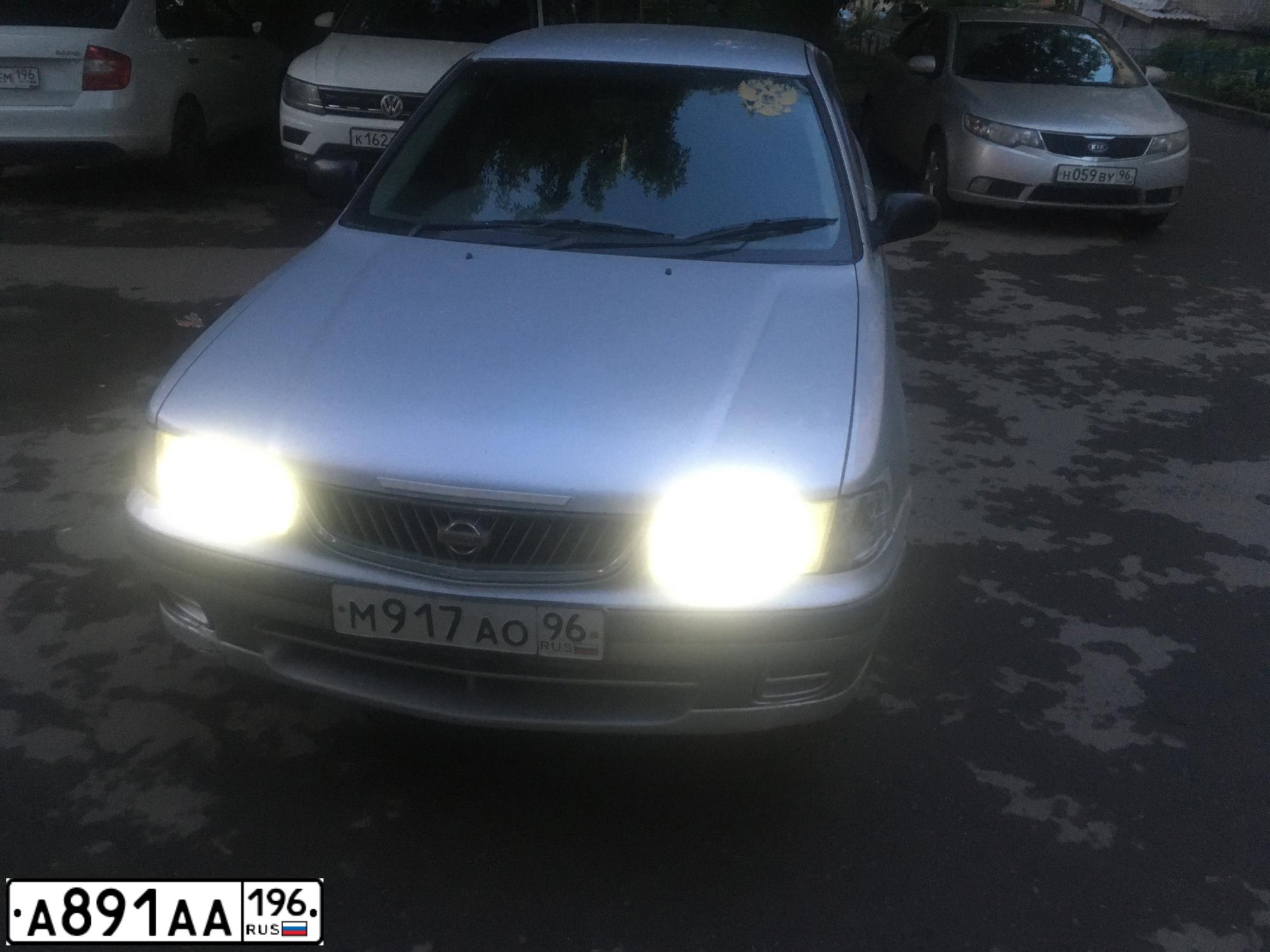 Фото автомобиля KIA RIO, 2017 — госномер Н734ЕВ196. Цвет: Белый