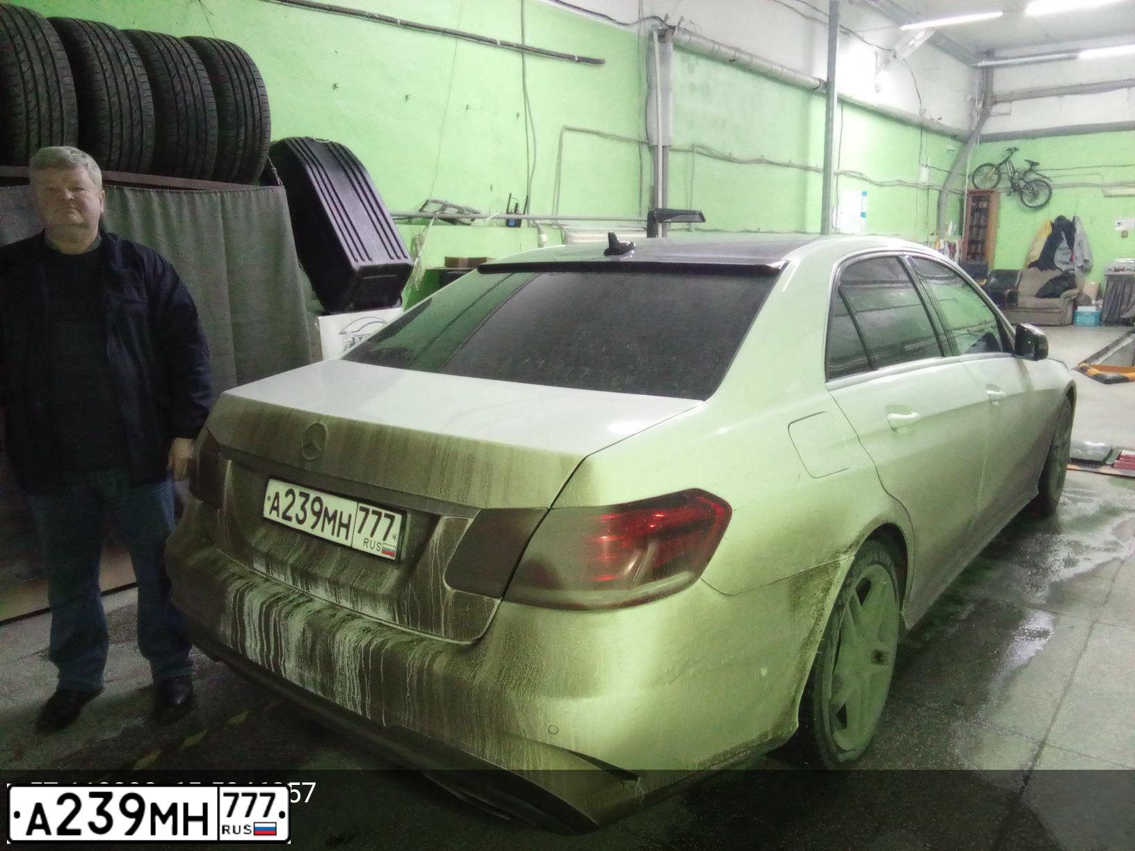 Фото автомобиля MERCEDES E-KLASSE, 2014 — госномер А239МН777. Цвет: Белый