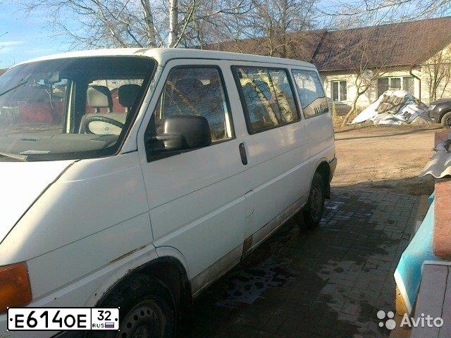 Фото автомобиля VOLKSWAGEN TRANSPORTER, 1991 — госномер О614ОЕ32. Цвет: Белый