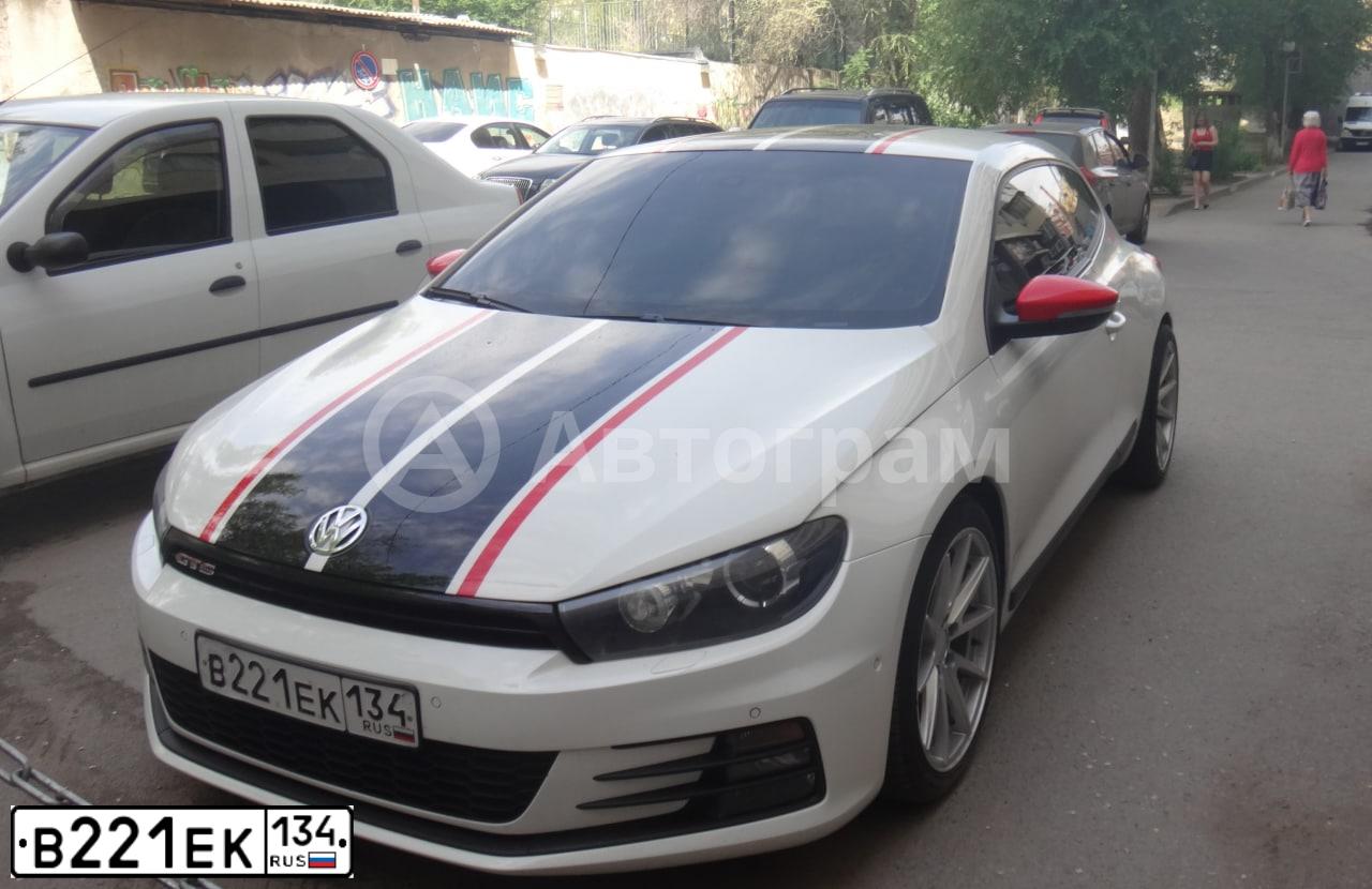 Фото автомобиля VOLKSWAGEN SCIROCCO, 2011 — госномер В221ЕК134. Цвет: БЕЛЫЙ