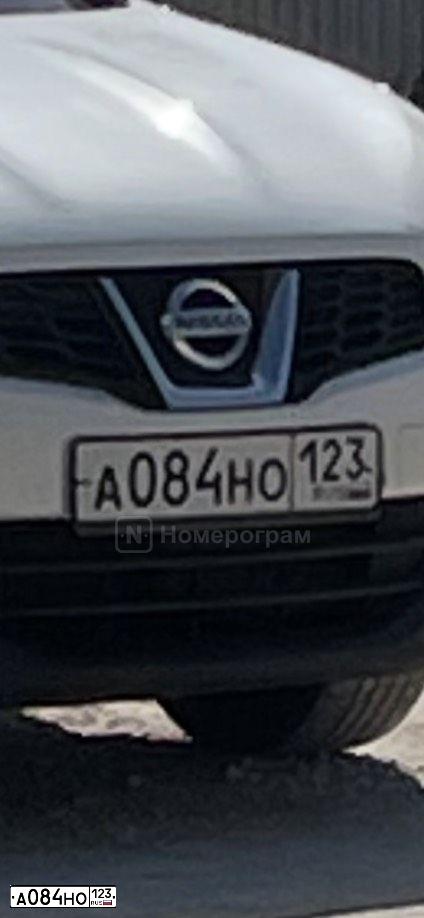 Фото автомобиля NISSAN QASHQAI, 2013 — госномер А084НО123. Цвет: БЕЛЫЙ
