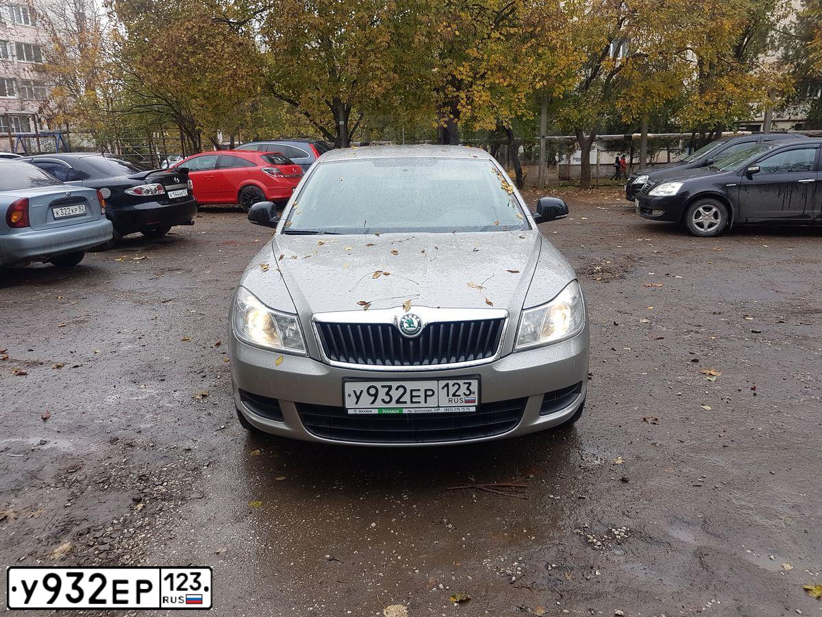 Фото автомобиля SKODA OCTAVIA, 2012 — госномер В523АУ82. Цвет: БЕЖЕВЫЙ