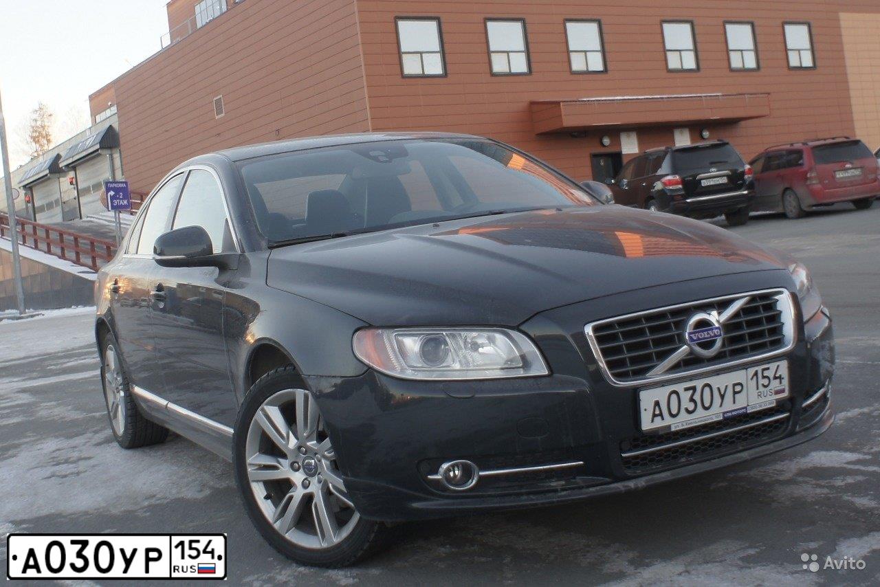 Фото автомобиля VOLVO S80, 2011 — госномер А030УР154. Цвет: ТЕМНО СЕРЫЙ