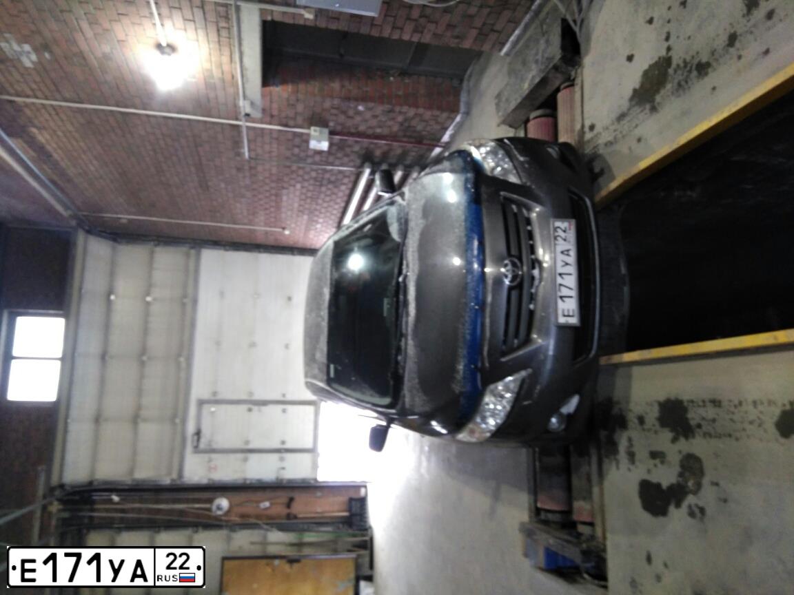 Фото автомобиля TOYOTA COROLLA, 2008 — госномер Е171УА22. Цвет: Серый