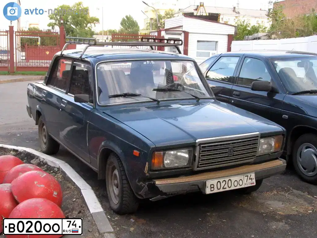 Фото автомобиля LADA 2107, 2004 — госномер В020ОО74. Цвет: СИНЕ-ЗЕЛЕНЫЙ