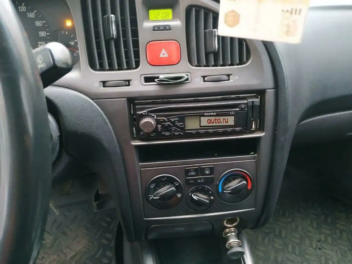 Фото автомобиля HYUNDAI ELANTRA, 2010 — госномер Т648ОЕ193. Цвет: Серебристый