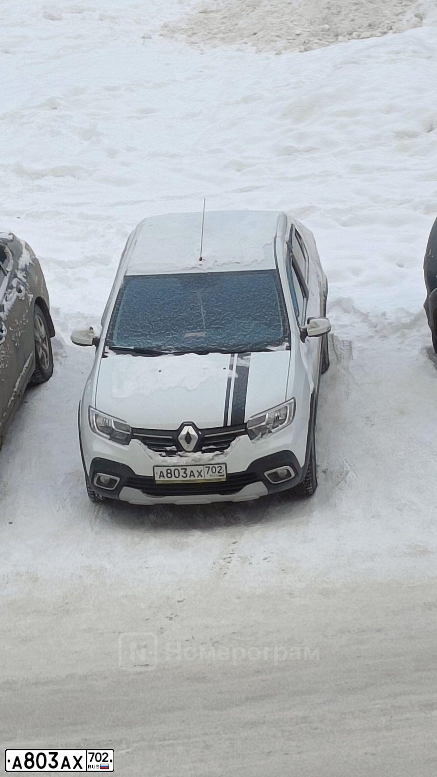 Фото автомобиля RENAULT LOGAN, 2019 — госномер А803АХ702. Цвет: Белый