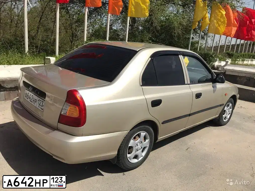 Фото автомобиля HYUNDAI ACCENT, 2003 — госномер К998МС761. Цвет: БЕЖЕВЫЙ