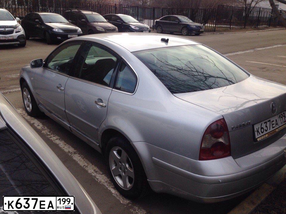 Фото автомобиля VOLKSWAGEN PASSAT, 1991 — госномер М022АО46. Цвет: ТЕМНО-КРАСНЫЙ