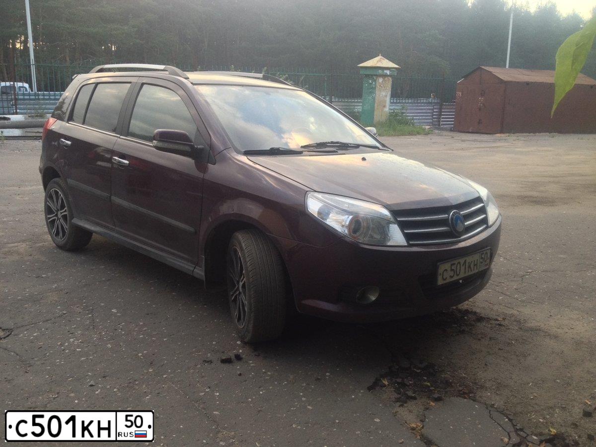 Фото автомобиля GEELY MK CROSS, 2013 — госномер С501КН50. Цвет: ВИШНЕВЫЙ ТЕМНЫЙ