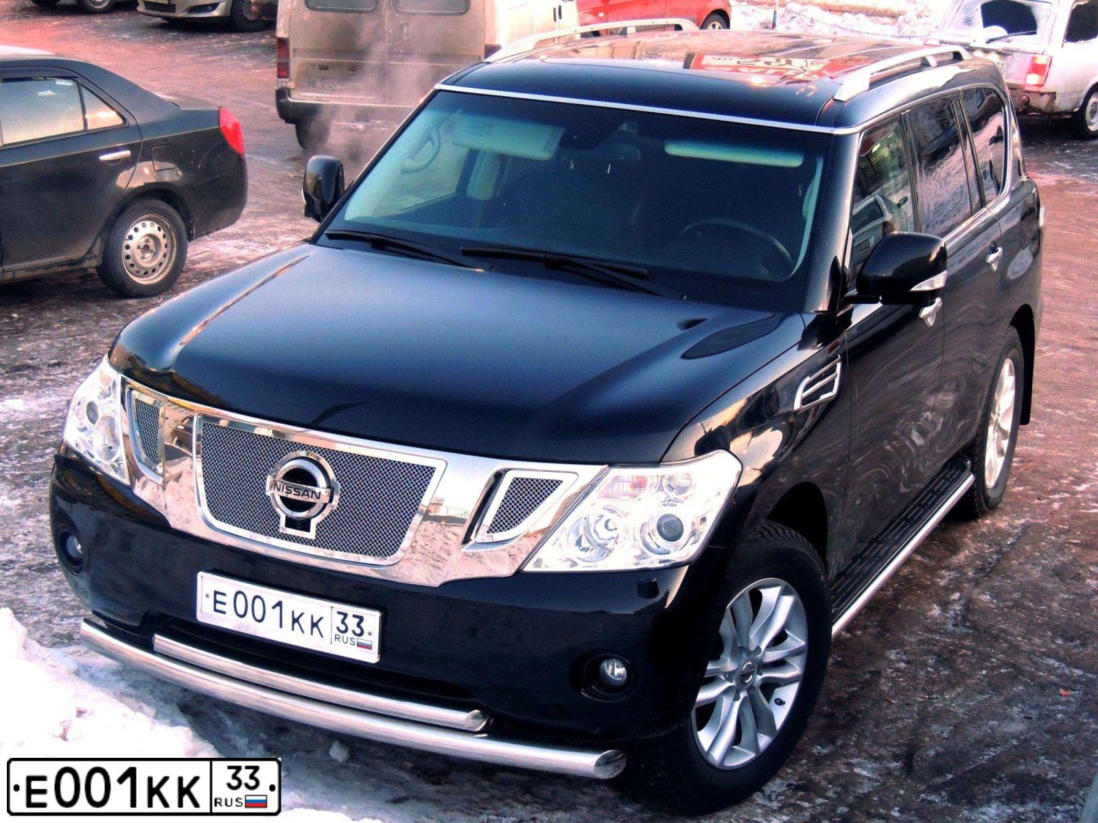 Фото автомобиля NISSAN PATROL, 2011 — госномер Е001КК33. Цвет: ЧЕРНЫЙ