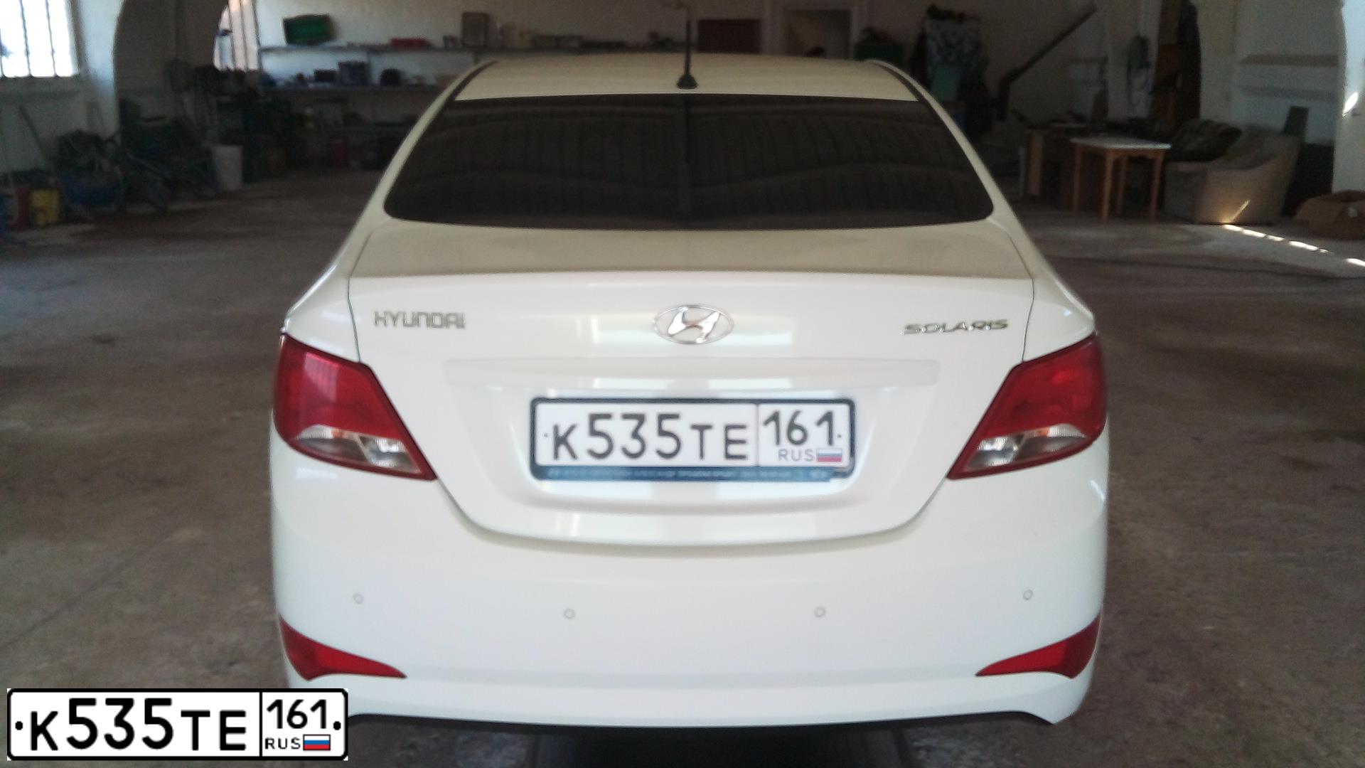 Фото автомобиля HYUNDAI SOLARIS, 2014 — госномер К535ТЕ161. Цвет: БЕЛЫЙ
