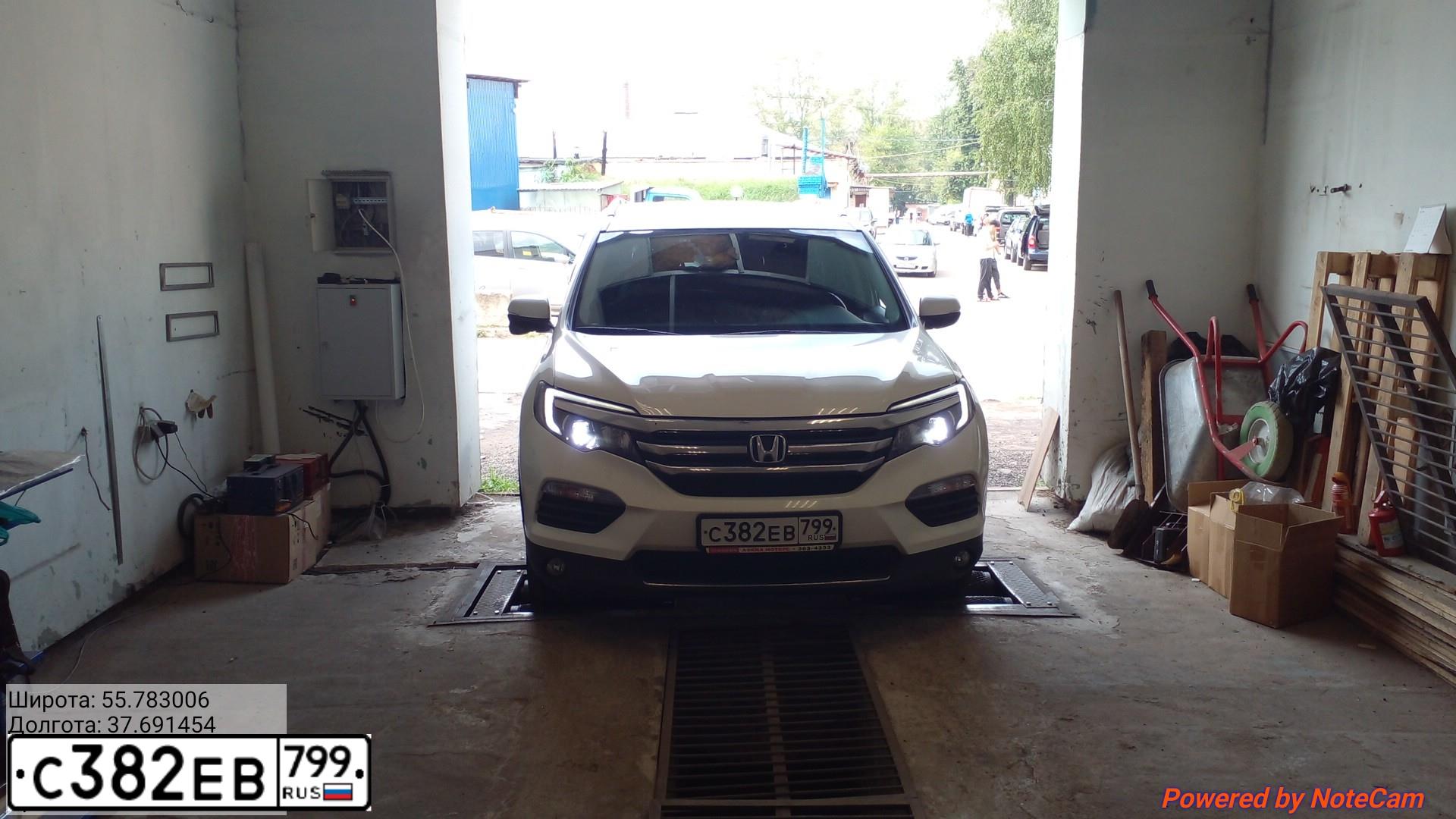 Фото автомобиля HONDA PILOT, 2017 — госномер С382ЕВ799. Цвет: БЕЛЫЙ