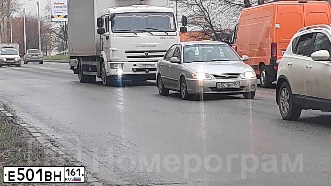 Фото автомобиля KIA SPECTRA, 2008 — госномер Е501ВН161. Цвет: АЛМАЗНОЕ СЕРЕБРО