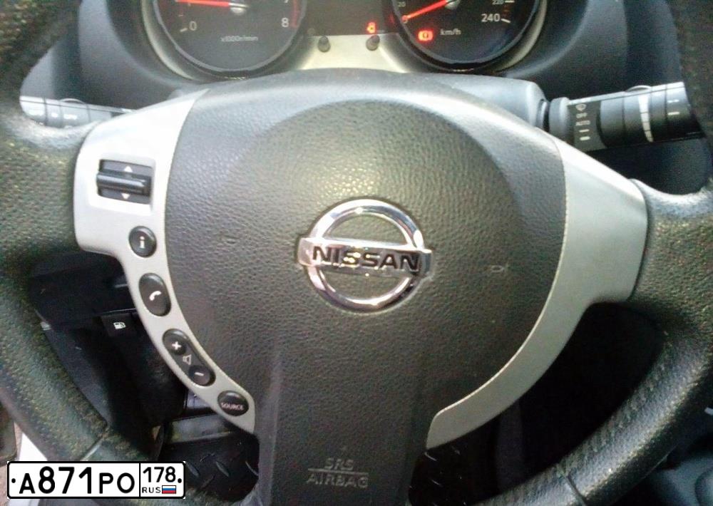 Фото автомобиля NISSAN QASHQAI, 2007 — госномер А871РО178. Цвет: Серебристый