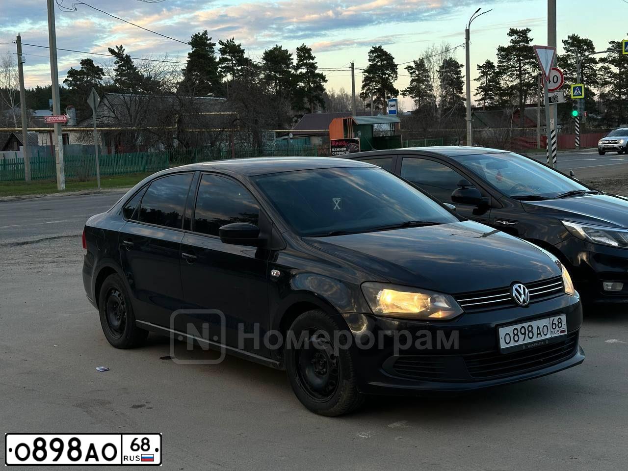 Фото автомобиля VOLKSWAGEN POLO, 2012 — госномер О898АО68. Цвет: ЧЕРНЫЙ