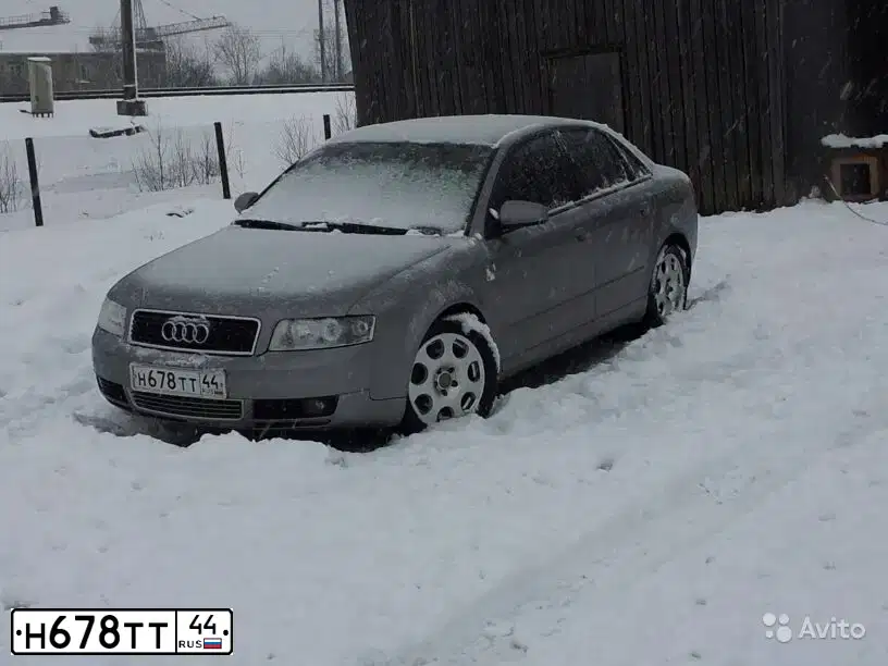 Фото автомобиля AUDI A4, 2003 — госномер Н678ТТ44. Цвет: СЕРЫЙ