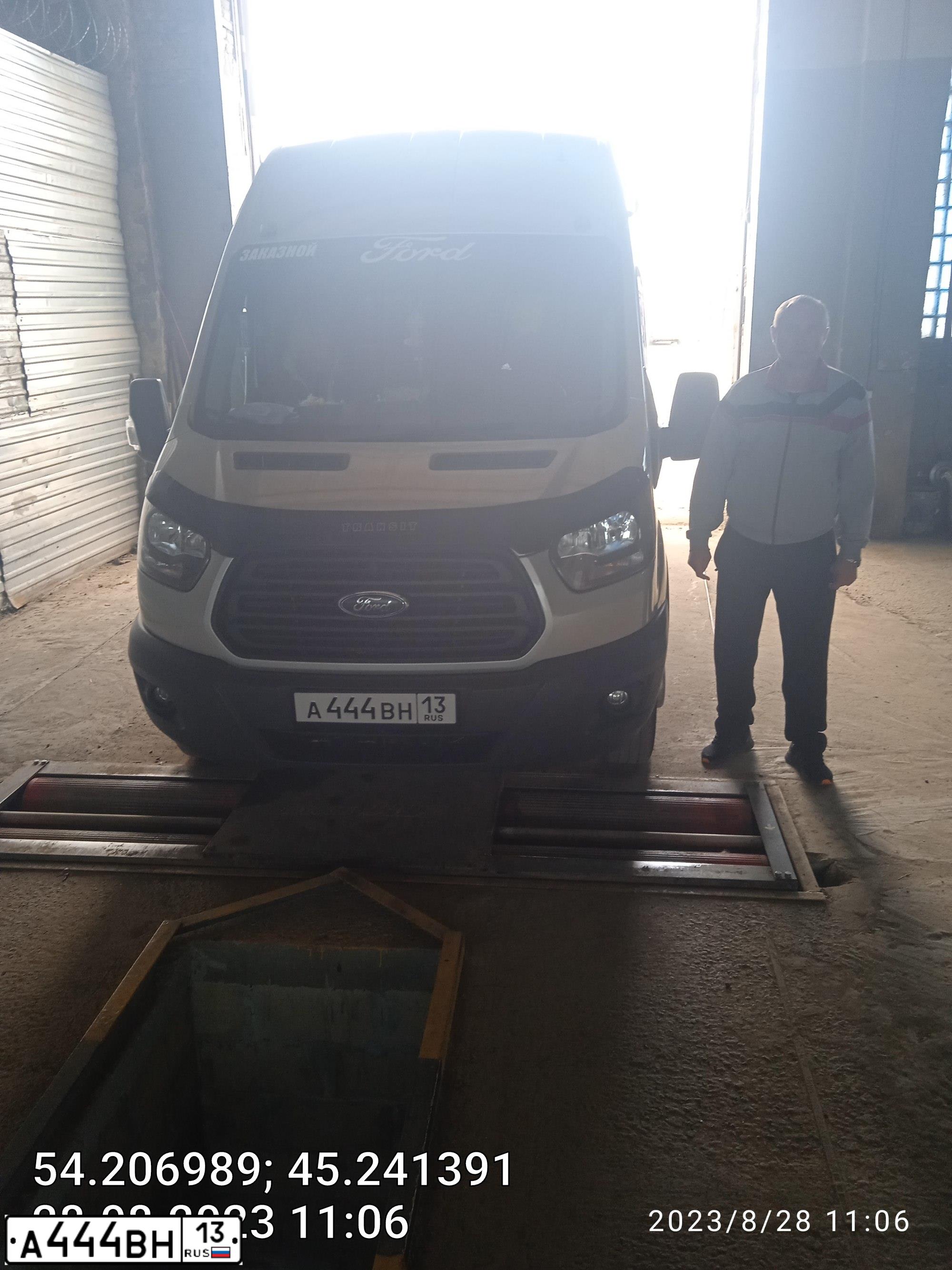 Фото автомобиля FORD TRANSIT, 2013 — госномер В240УА159. Цвет: ТЕМНО-СИНИЙ