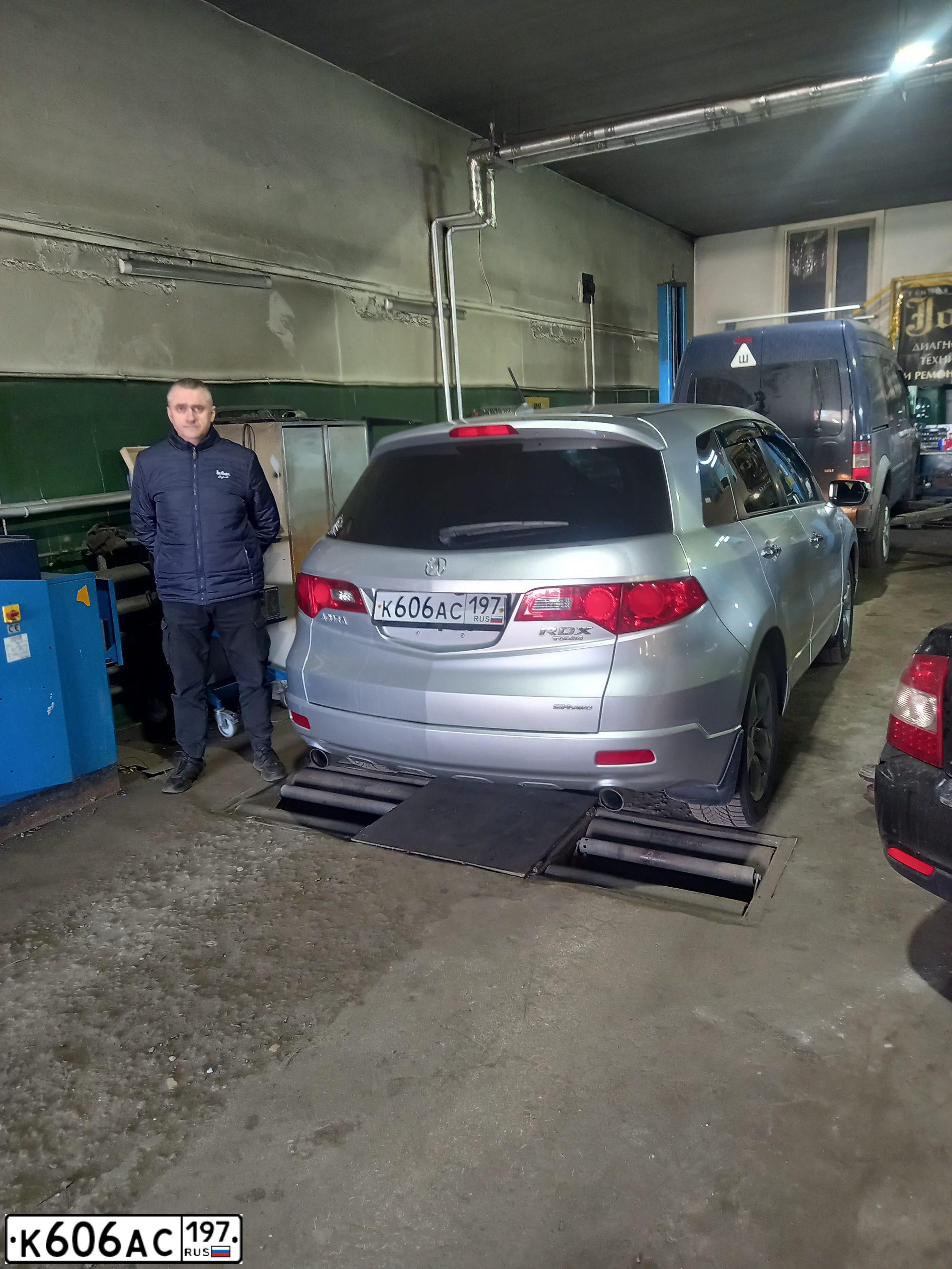 Фото автомобиля ACURA RDX, 2007 — госномер К606АС197. Цвет: Серебристый