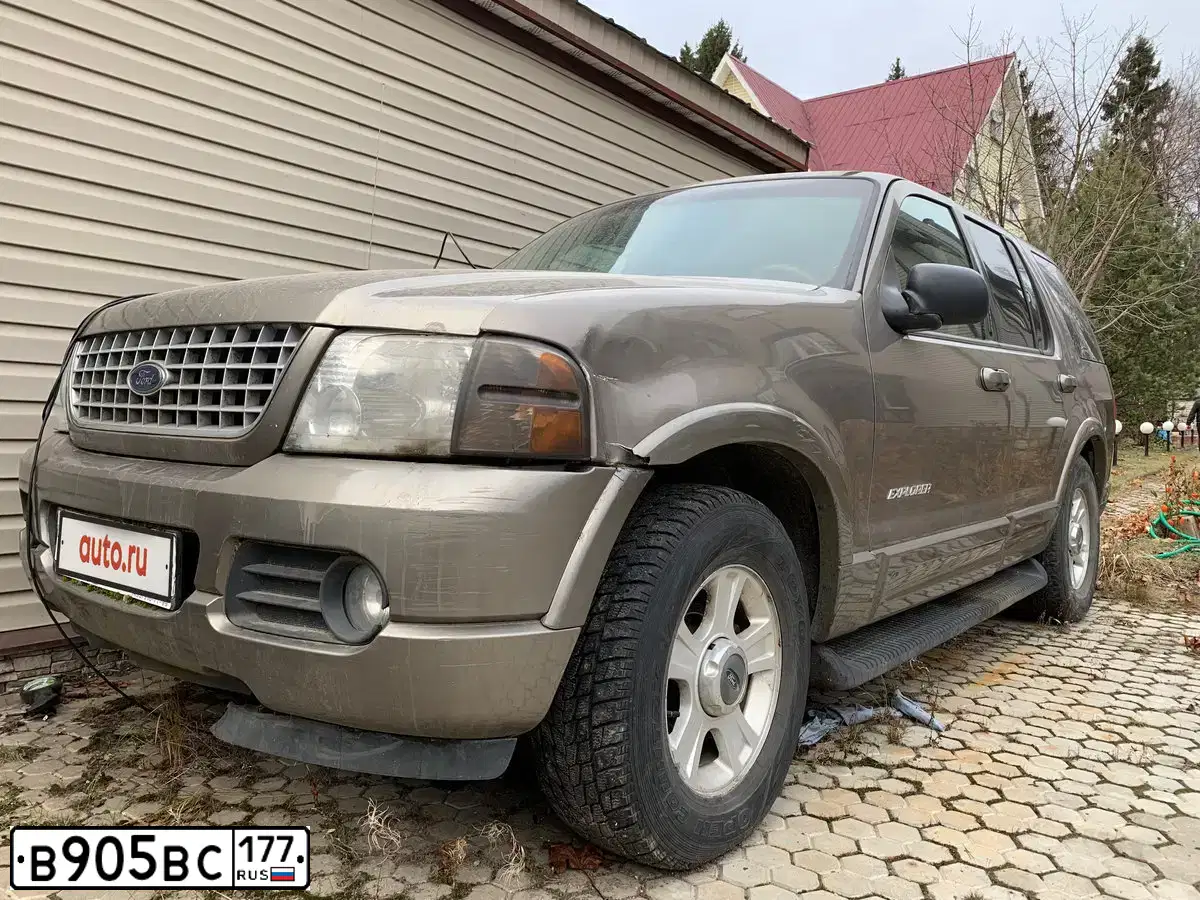 Фото автомобиля FORD EXPLORER, 2002 — госномер В905ВС177. Цвет: Серый