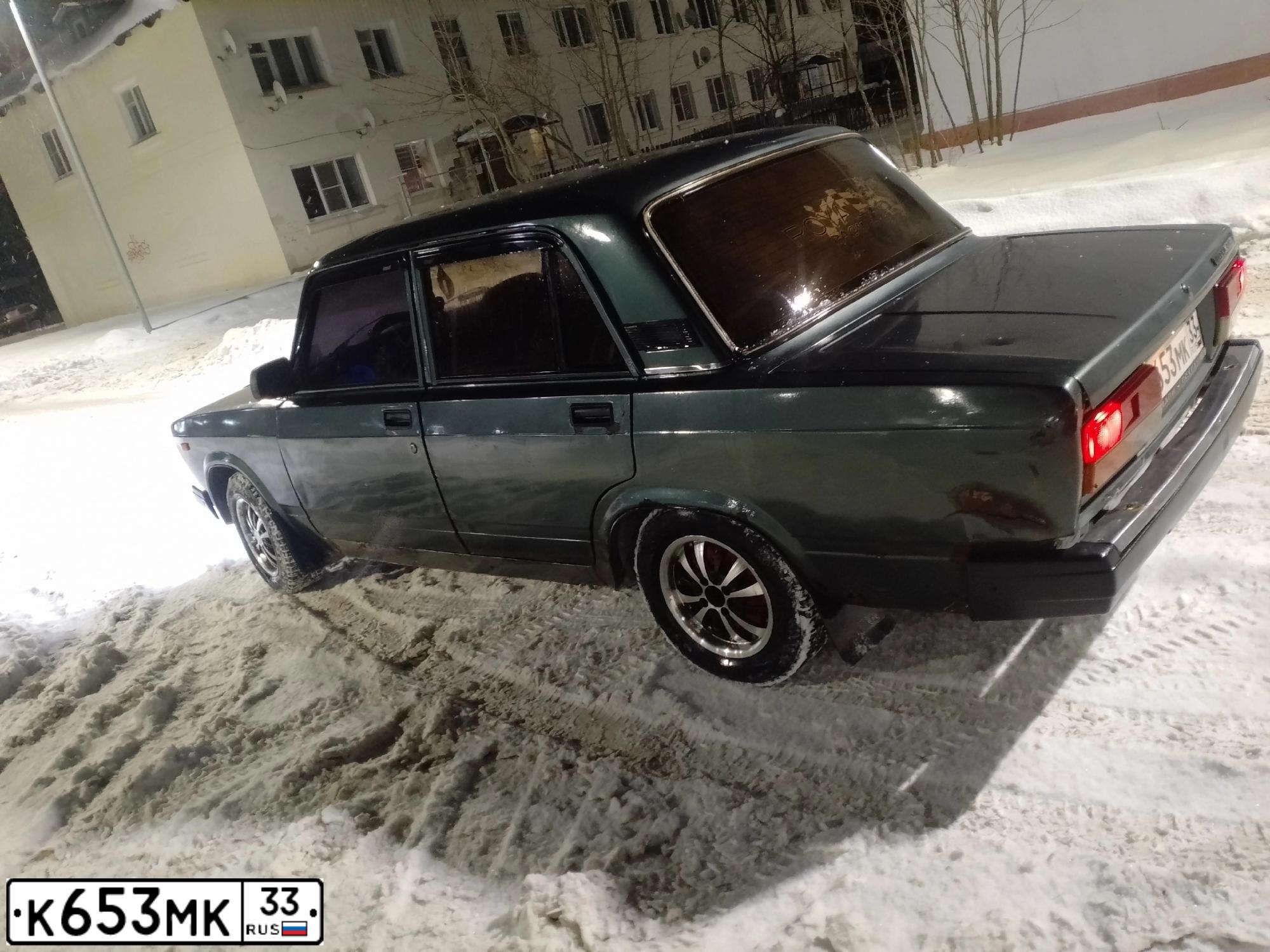 Фото автомобиля LADA 2107 LADA, 2010 — госномер К653МК33. Цвет: СЕРЫЙ