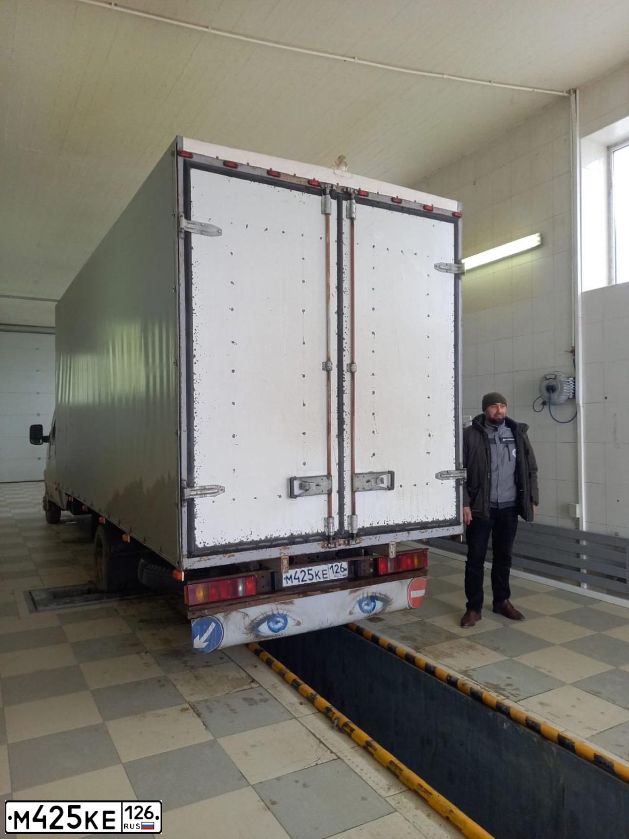 Фото автомобиля GAZ 3302 EL, 2012 — госномер Е306ММ177. Цвет: СЕРЕБРИСТЫЙ