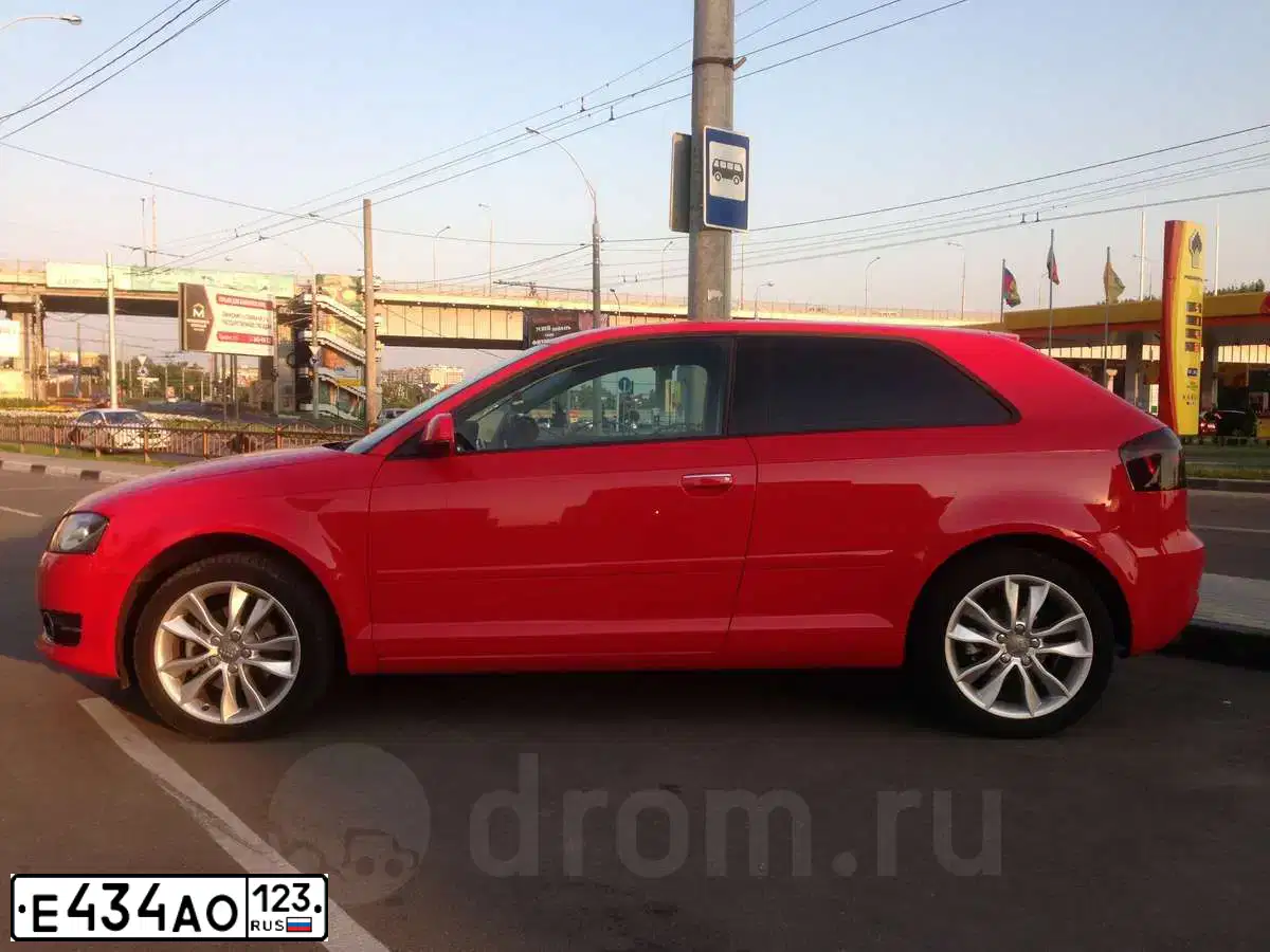 Фото автомобиля AUDI Q3, 2013 — госномер Е434АО123. Цвет: БЕЛЫЙ