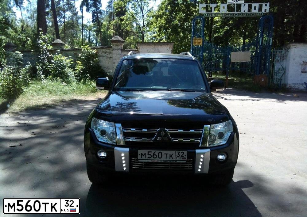 Фото автомобиля MITSUBISHI PAJERO, 2007 — госномер В203ЕУ774. Цвет: ЧЕРНЫЙ