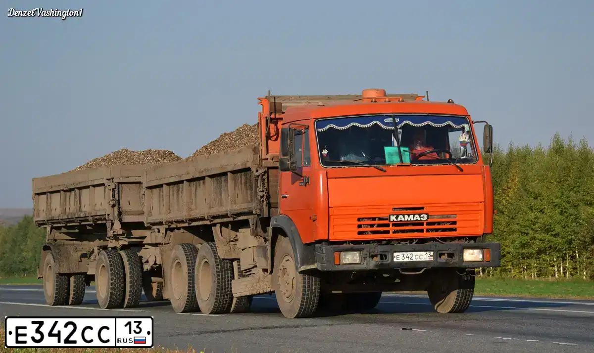 Фото автомобиля KAMAZ 5320 /6X4/, 2004 — госномер Е342СС13. Цвет: Оранжевый