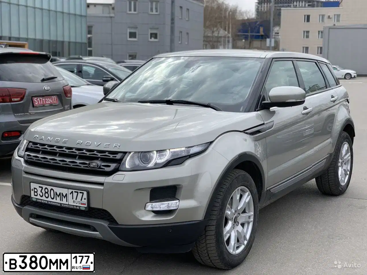 Фото автомобиля LANDROVER RANGE ROVER EVOQUE, 2012 — госномер В380ММ177. Цвет: СЕРЫЙ
