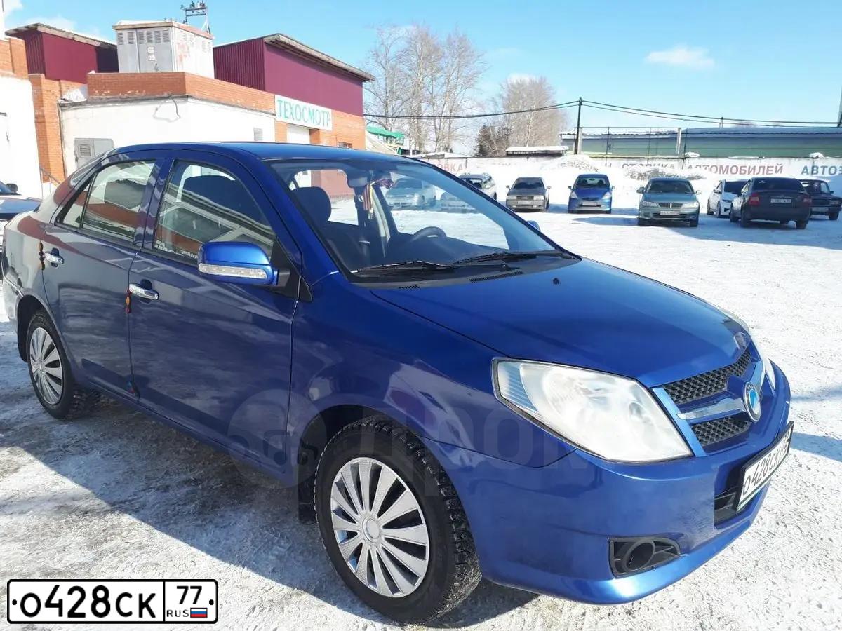 Фото автомобиля BMW SERIE 1, 2010 — госномер Т555КС190. Цвет: ЧЕРНЫЙ