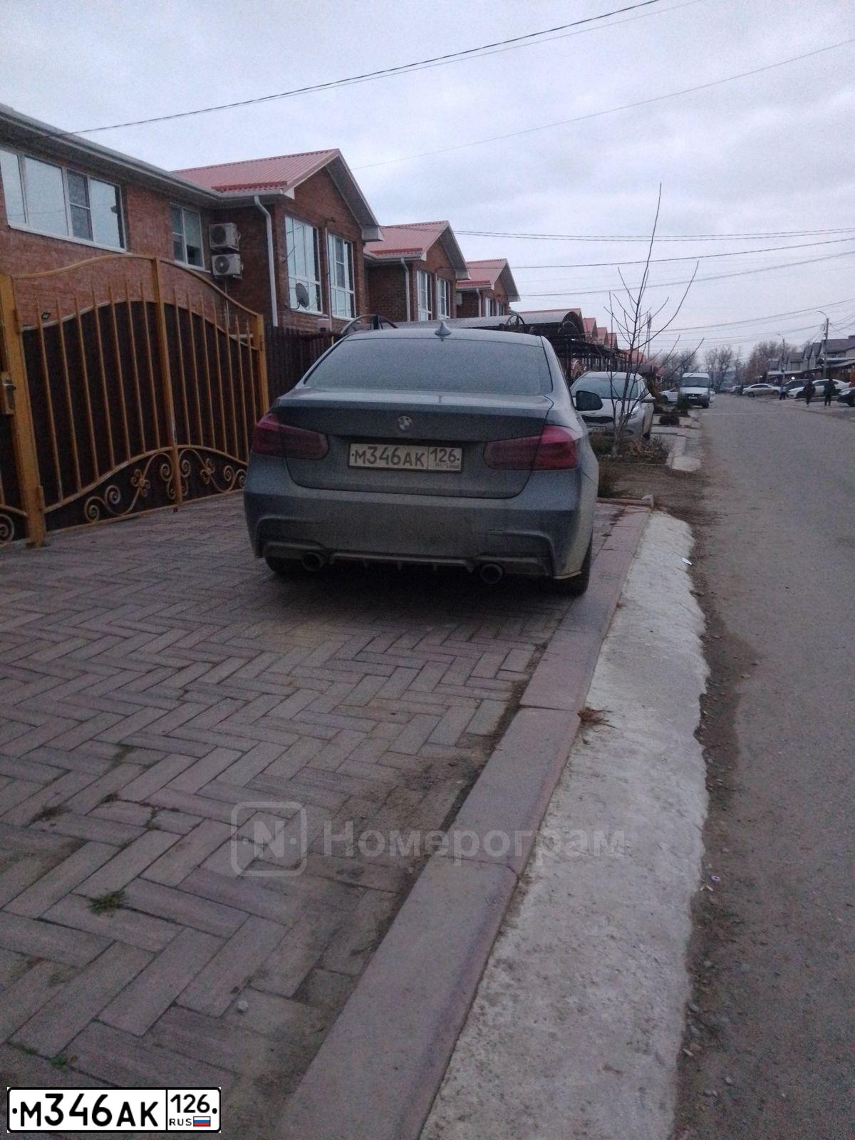 Фото автомобиля BMW SERIE 3, 2017 — госномер М346АК126. Цвет: СЕРЫЙ МЕТАЛЛИК