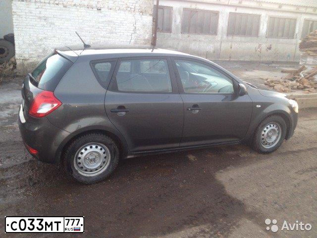Фото автомобиля KIA CEE'D, 2011 — госномер С033МТ777. Цвет: Серебристый