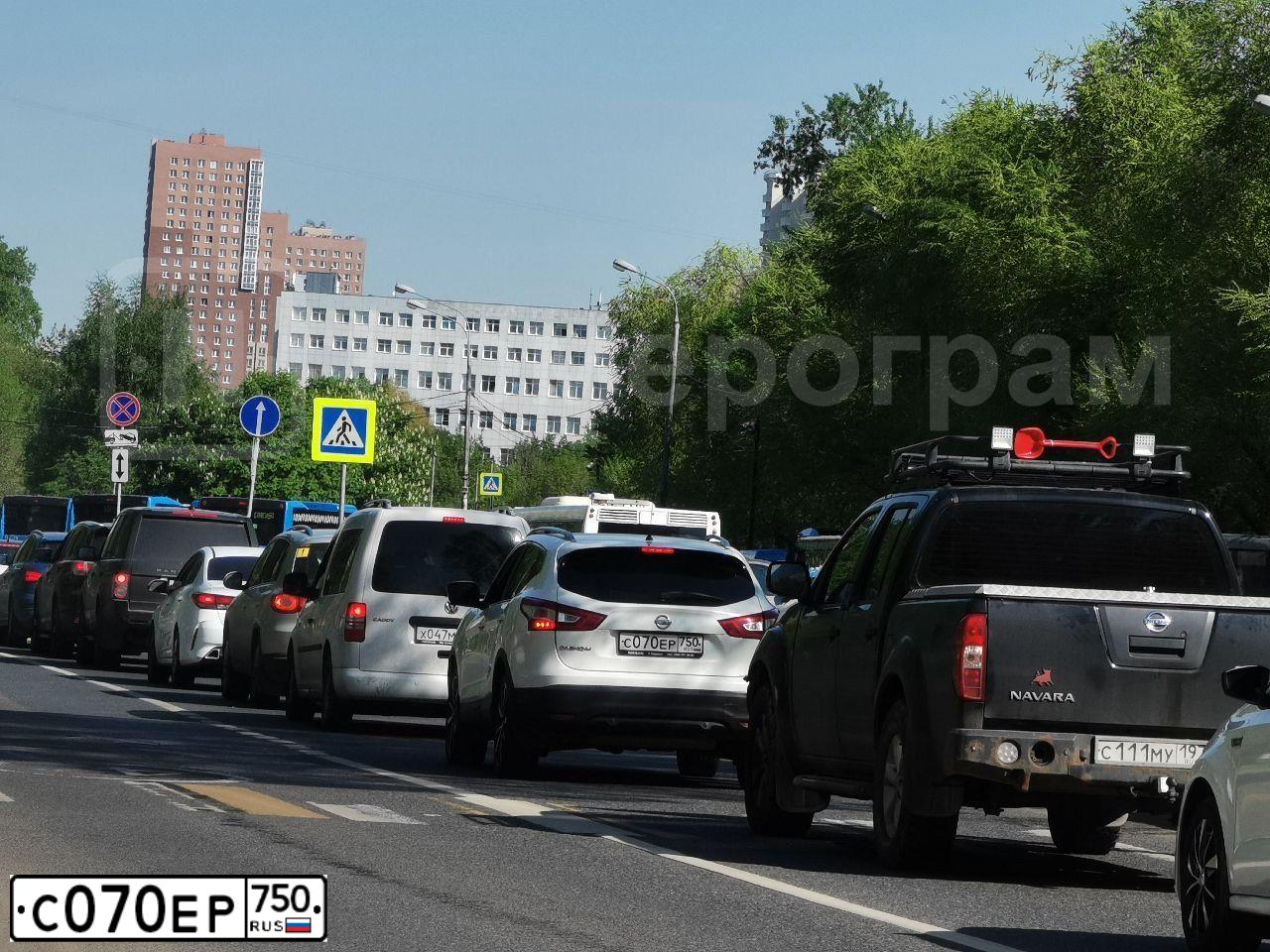Фото автомобиля NISSAN QASHQAI, 2014 — госномер М375СВ790. Цвет: БЕЛЫЙ