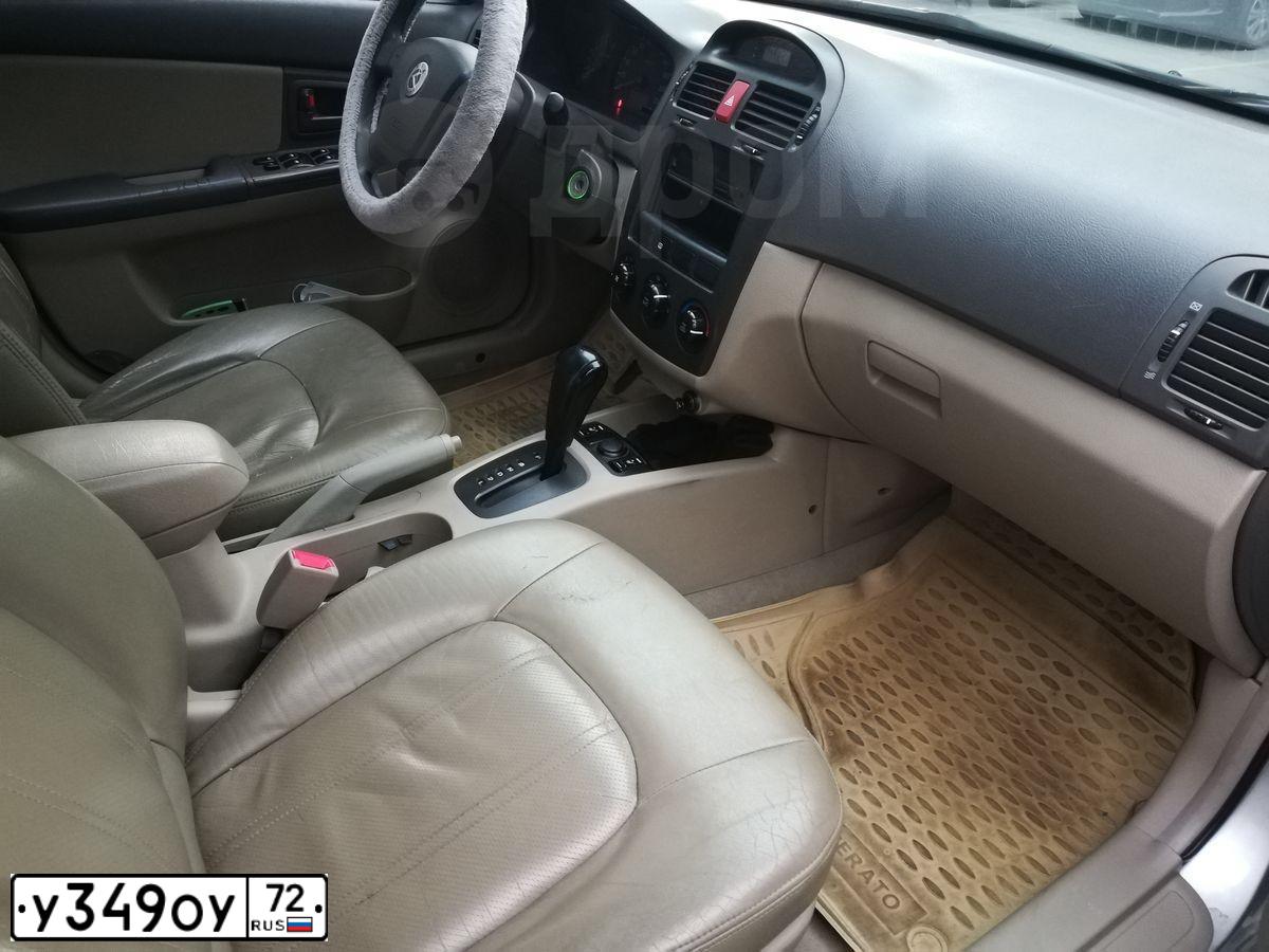 Фото автомобиля KIA CERATO, 2004 — госномер У349ОУ72. Цвет: СЕРЫЙ