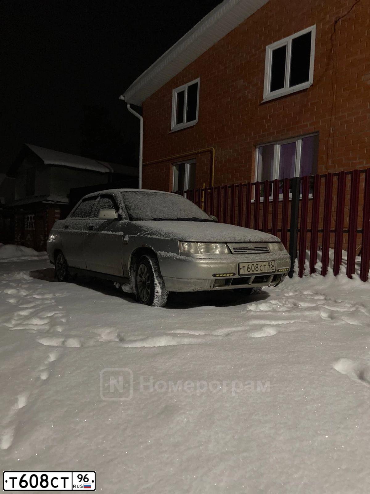 Фото автомобиля LADA 2110 BOGDAN, 2012 — госномер М160КТ21. Цвет: СЕРЕБРИСТЫЙ