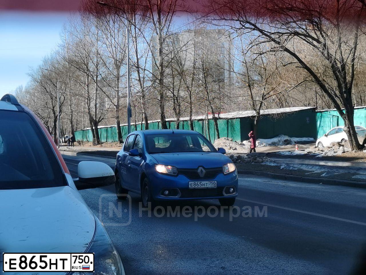 Фото автомобиля RENAULT SANDERO, 2016 — госномер С705КТ57. Цвет: СВЕТЛО-СИНИЙ