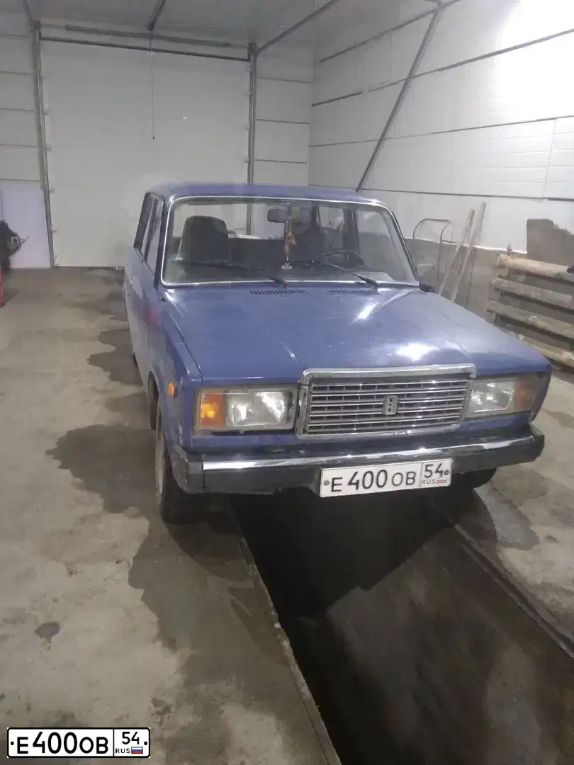Фото автомобиля LADA 2107, 2006 — госномер Н689ОС154. Цвет: синий