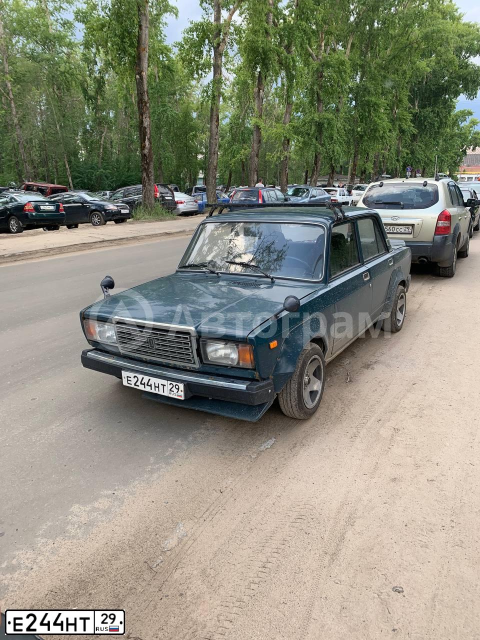 Фото автомобиля LADA 2107, 2006 — госномер Е244НТ29. Цвет: Сине-зеленый
