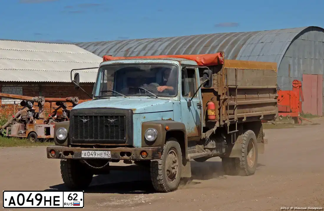Фото автомобиля GAZ 3307, 1993 — госномер А049НЕ62. Цвет: ГОЛУБОЙ