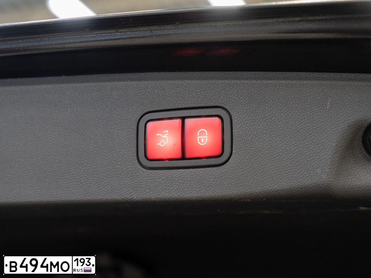 Фото автомобиля MERCEDES E-KLASSE, 2011 — госномер С947ХТ198. Цвет: ЧЕРНЫЙ