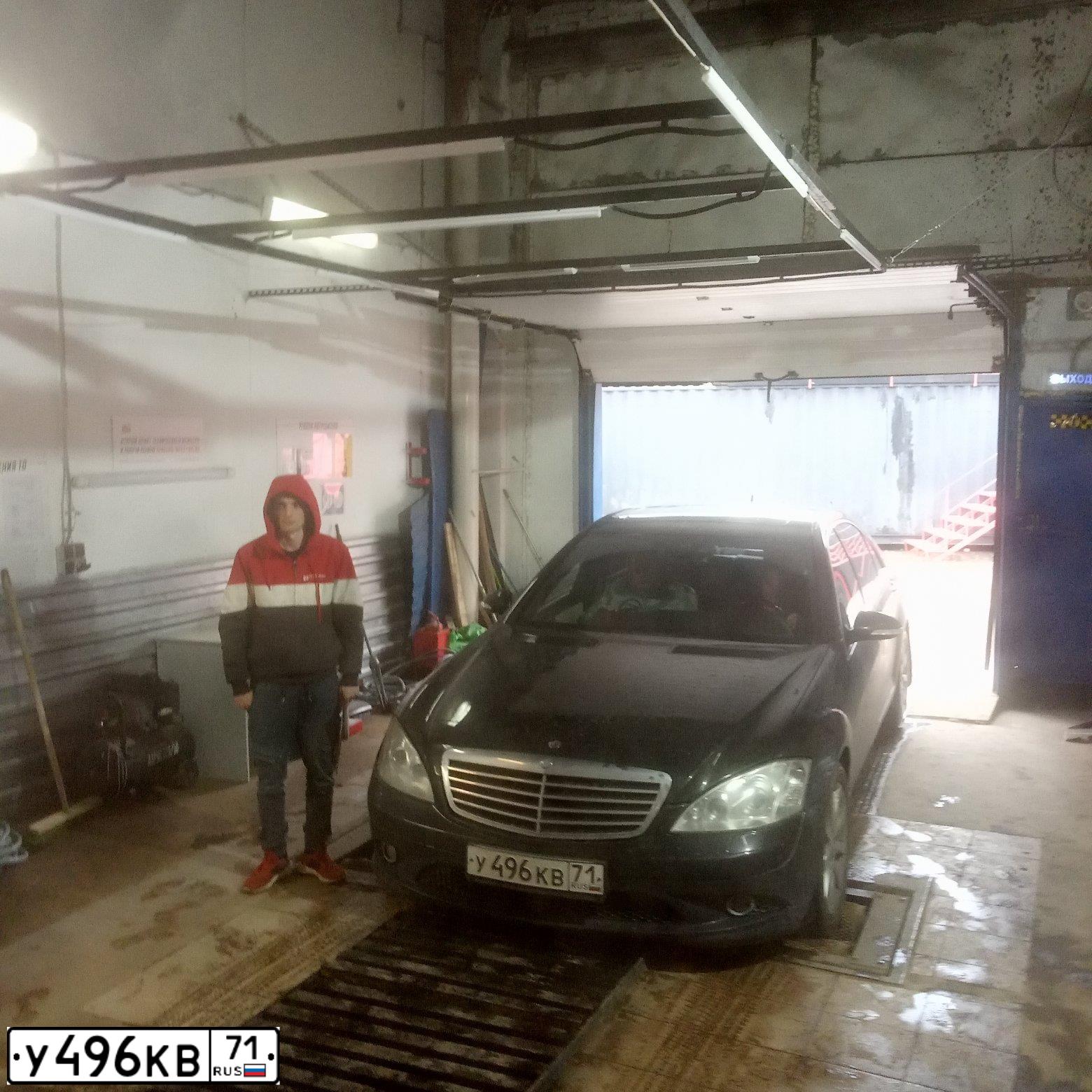 Фото автомобиля MERCEDES S-KLASSE, 2006 — госномер У496КВ71. Цвет: ЧЕРНЫЙ