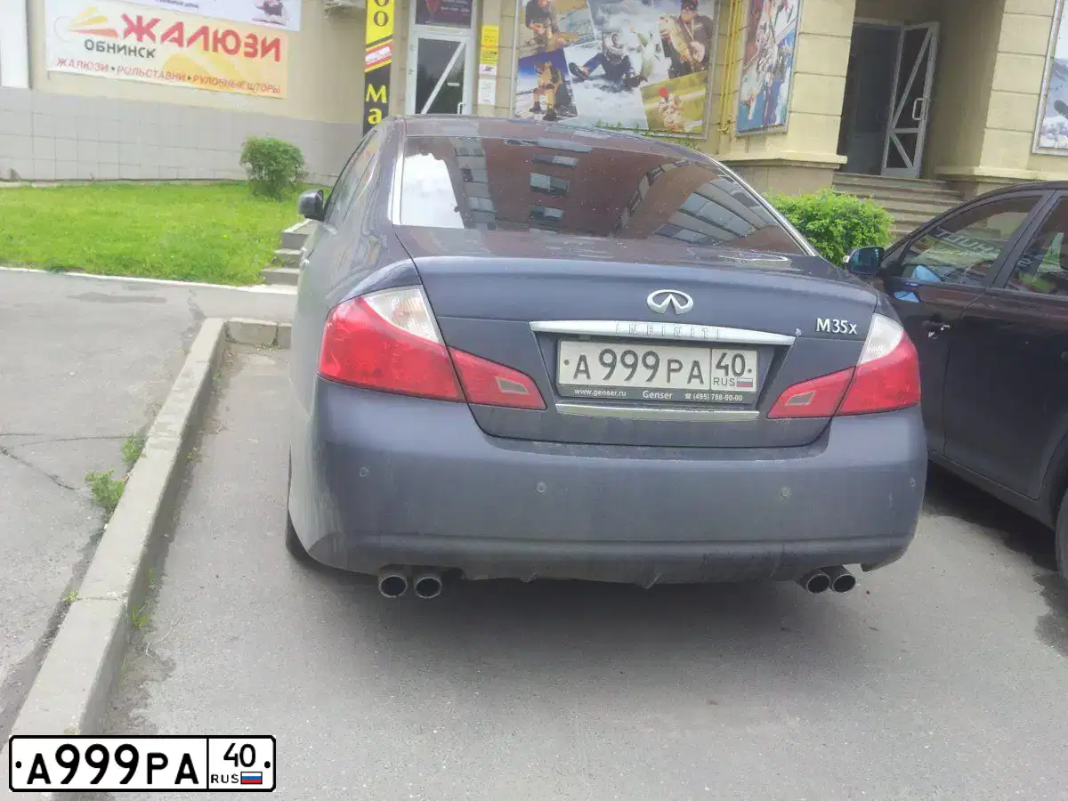 Фото автомобиля INFINITI M, 2008 — госномер О458НР40. Цвет: ТЕМНО-СЕРЫЙ