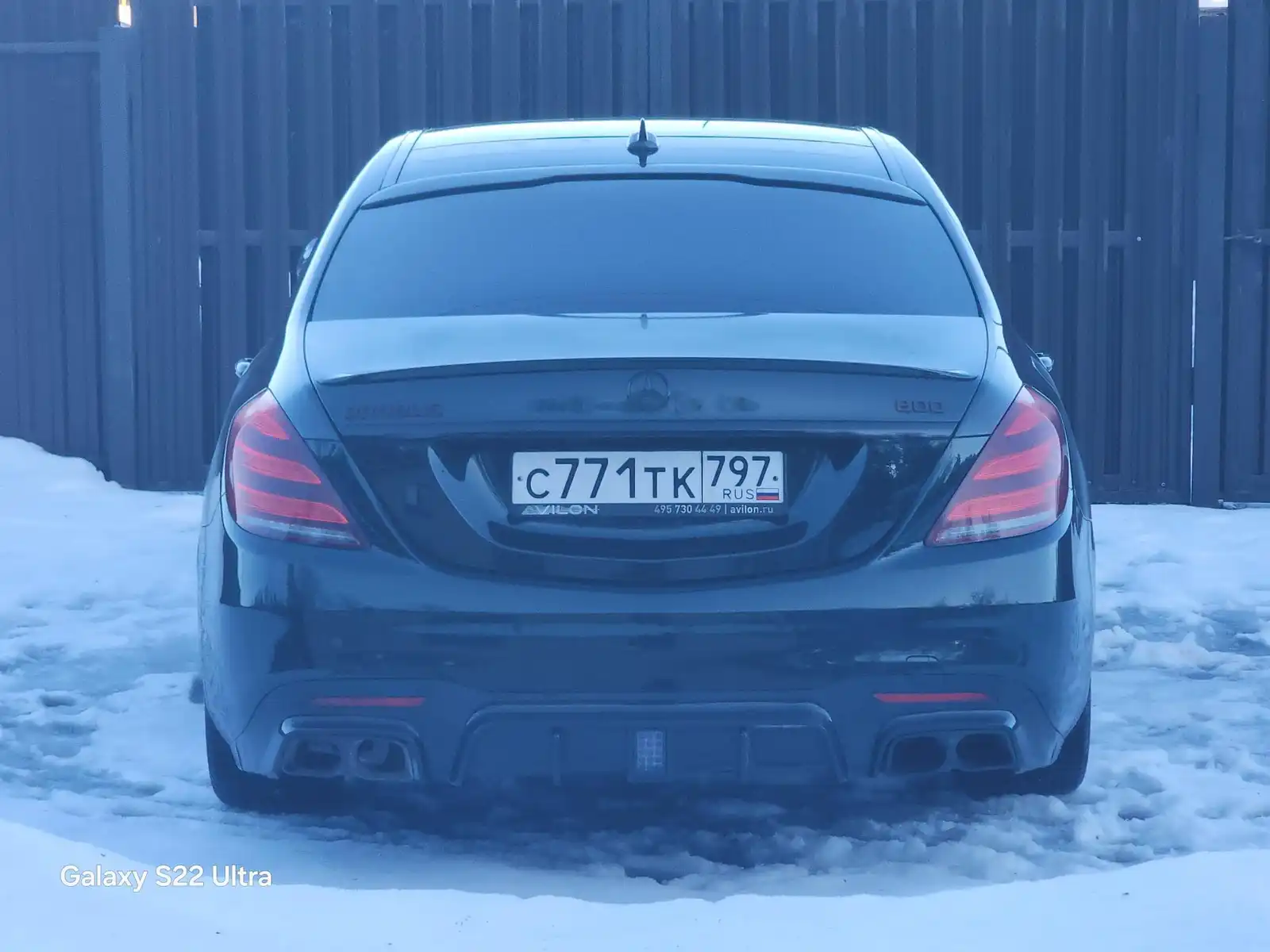 Фото автомобиля MERCEDES S-KLASSE, 2019 — госномер Т338ЕМ550. Цвет: Темно-зеленый