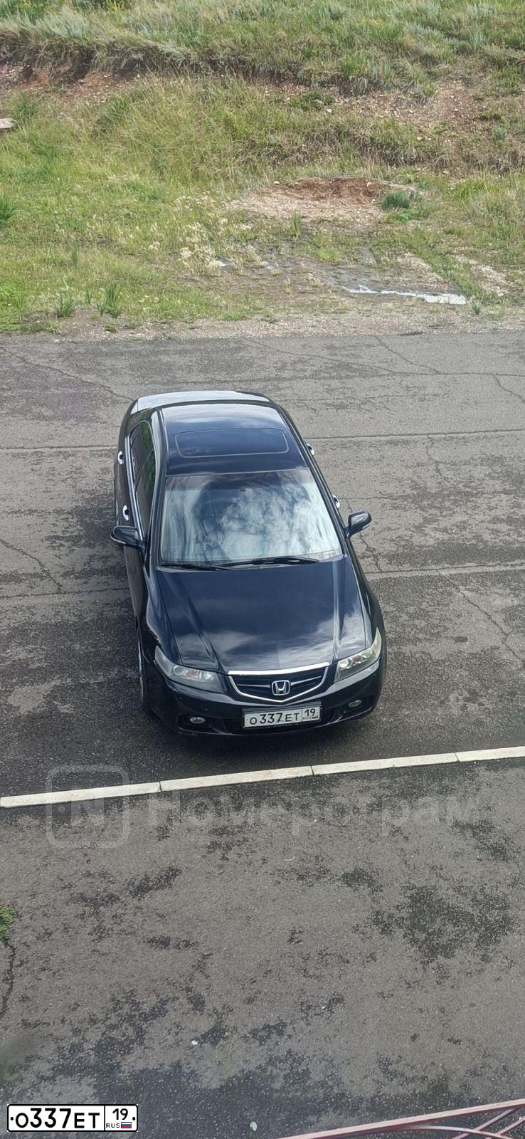 Фото автомобиля HONDA ACCORD, 2004 — госномер О337ЕТ19. Цвет: ЧЕРНЫЙ