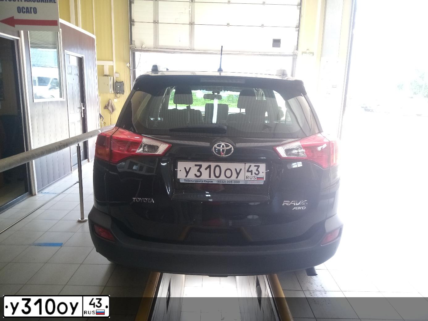 Фото автомобиля TOYOTA RAV4, 2015 — госномер У310ОУ43. Цвет: ТЕМНО-СЕРЫЙ