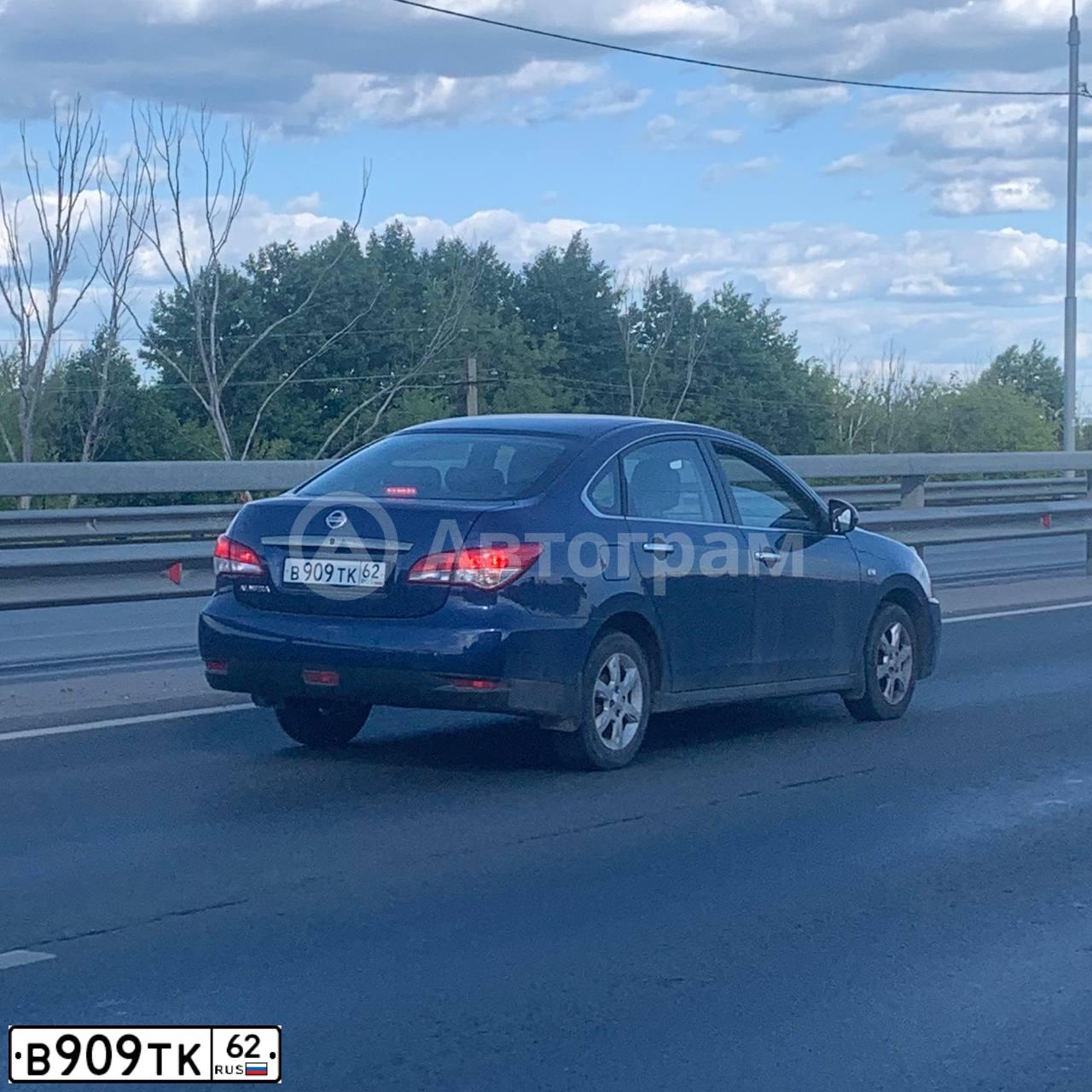 Фото автомобиля NISSAN ALMERA /AVTOVAZ/, 2014 — госномер В909ТК62. Цвет: синий