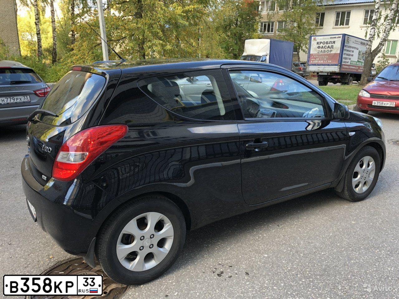 Фото автомобиля VOLKSWAGEN SHARAN, 2002 — госномер В355КР33. Цвет: СЕРЕБРИСТО-БЕЛЫЙ