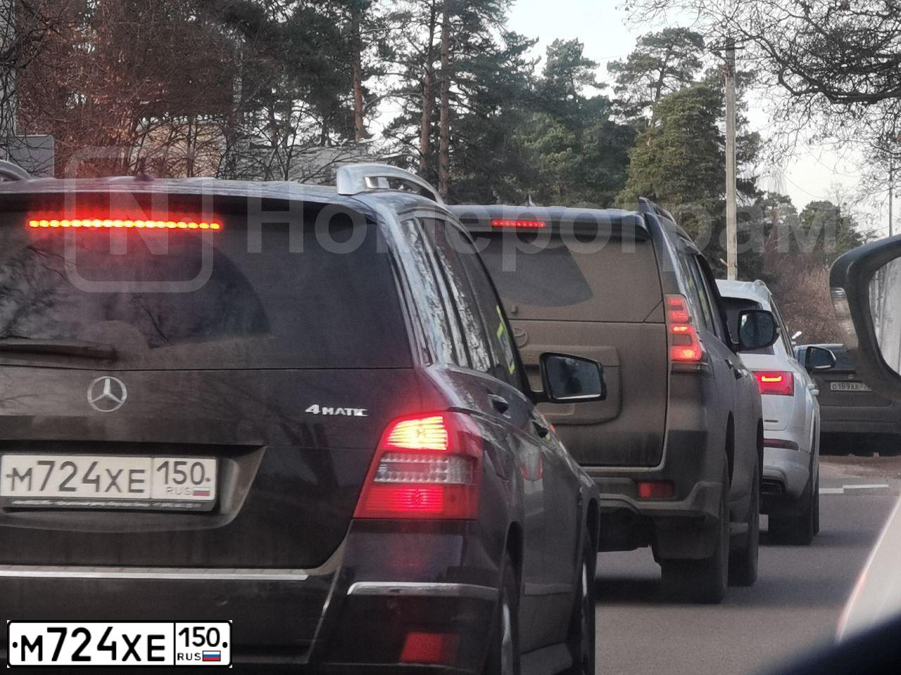 Фото автомобиля MERCEDES GLK-KLASSE, 2008 — госномер М724ХЕ150. Цвет: ЧЕРНЫЙ