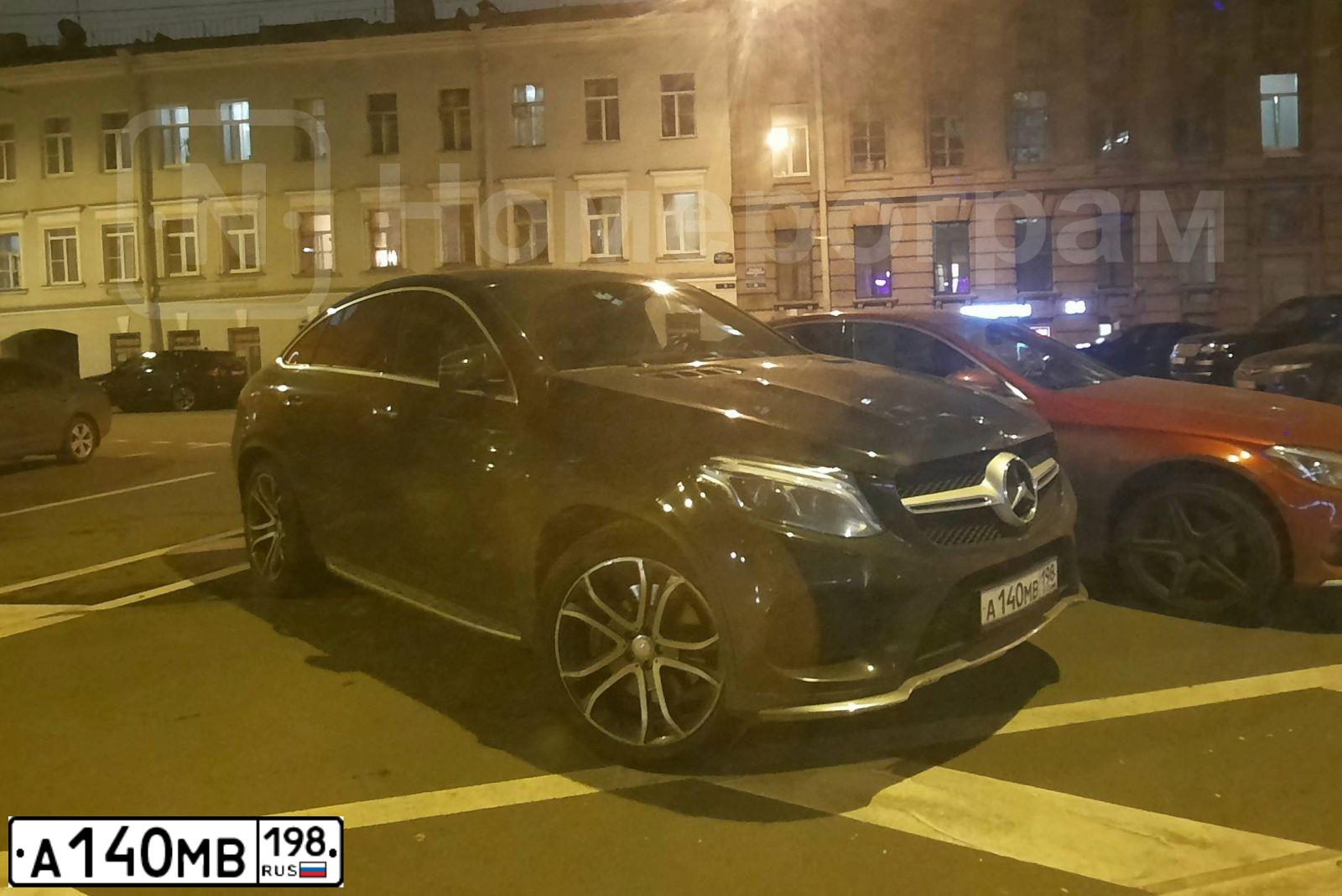 Фото автомобиля MERCEDES GLE-KLASSE, 2018 — госномер А140МВ198. Цвет: ЧЕРНЫЙ